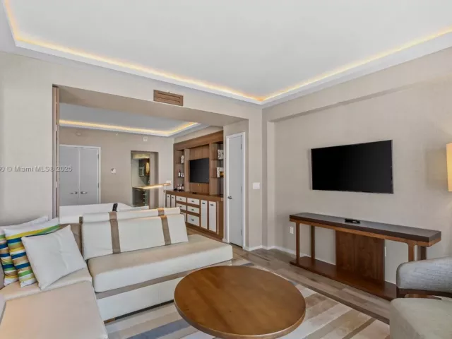 Продажа квартиры #R1909 - фото 6262497