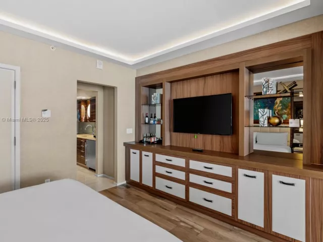 Продажа квартиры #R1909 - фото 6262492