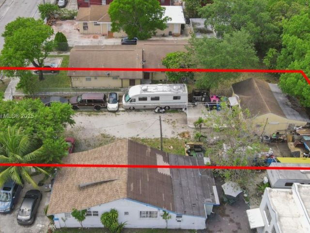 Продажа дома по адресу 369 NW 33rd St - фото 6264318