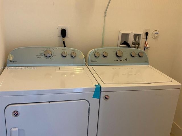 Дом в аренду по адресу 7231 NW 103th Path 7231 - фото 6274152