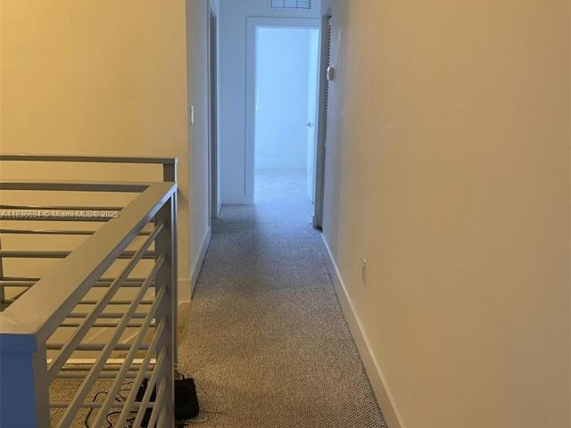 Дом в аренду по адресу 7231 NW 103th Path 7231 - фото 6274161