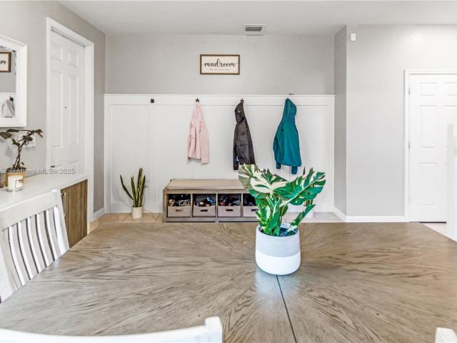 Дом в аренду по адресу 724 SE 37th Ave - фото 6262316