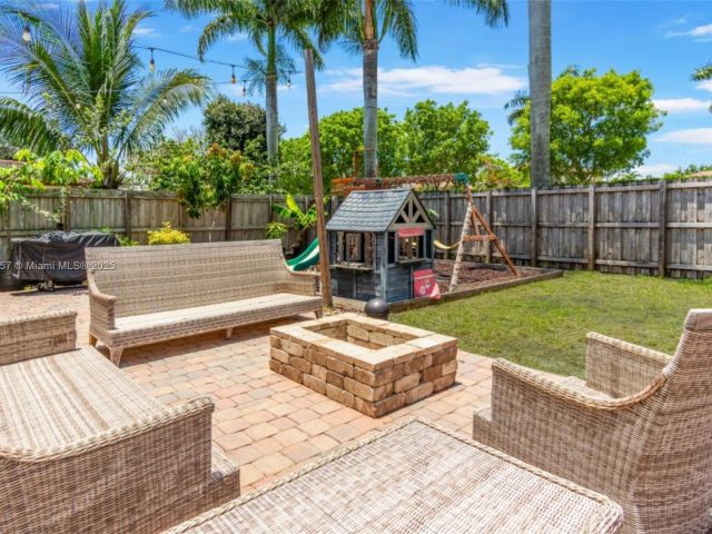 Дом в аренду по адресу 724 SE 37th Ave - фото 6262324