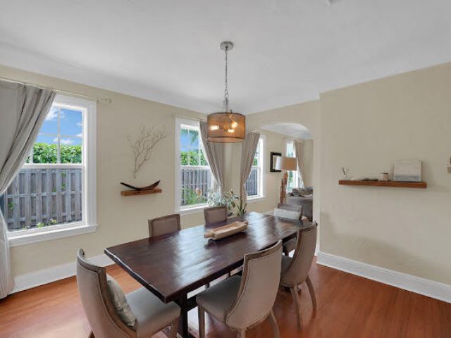 Дом в аренду по адресу 910 NE 2nd Avenue - фото 6263330