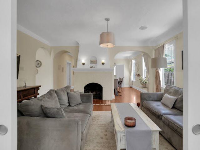 Дом в аренду по адресу 910 NE 2nd Avenue - фото 6263338