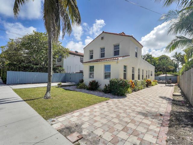 Дом в аренду по адресу 910 NE 2nd Avenue - фото 6263339