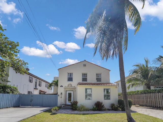 Дом в аренду по адресу 910 NE 2nd Avenue - фото 6263341
