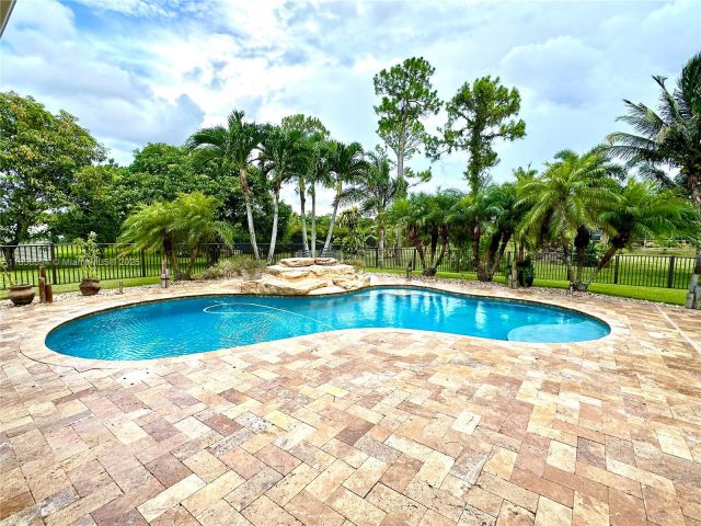 Продажа дома по адресу 13628 N 71st Pl N - фото 6262844