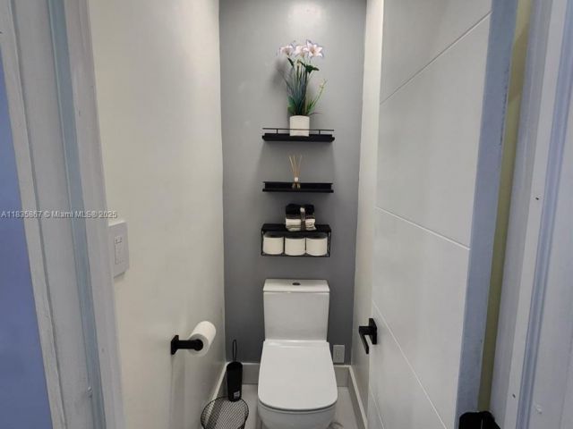 Продажа дома по адресу 817 NW 17th St - фото 6266280