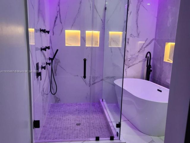 Продажа дома по адресу 817 NW 17th St - фото 6266282