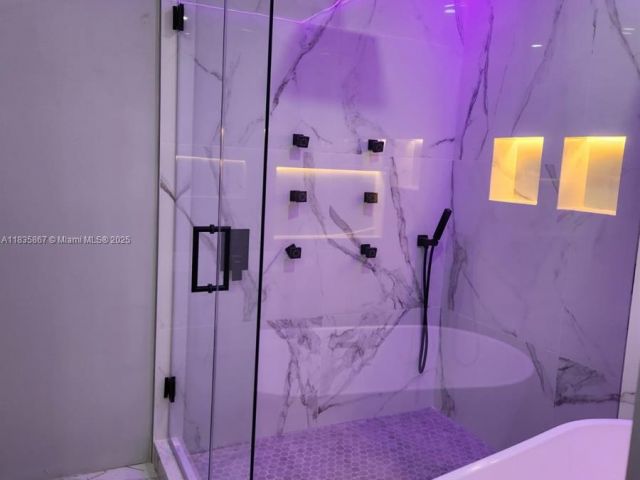 Продажа дома по адресу 817 NW 17th St - фото 6266283