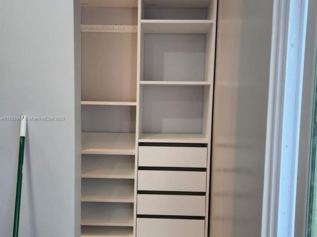 Продажа дома по адресу 817 NW 17th St - фото 6266284