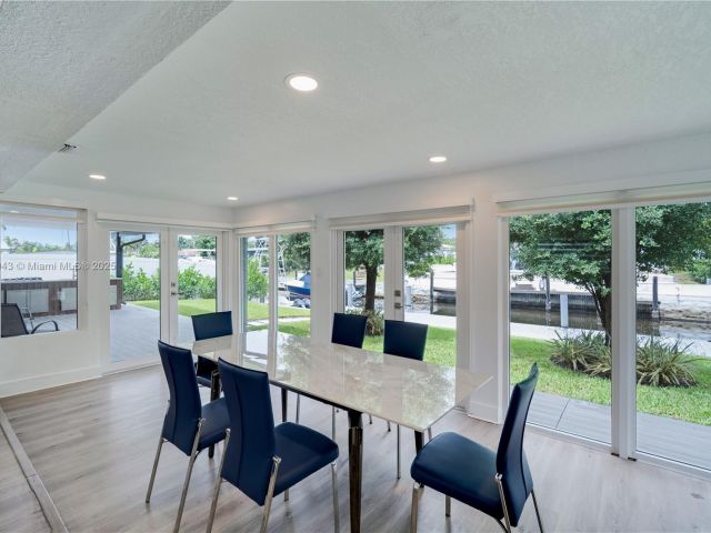 Продажа дома по адресу 1931 SW 22nd Ave - фото 6274405