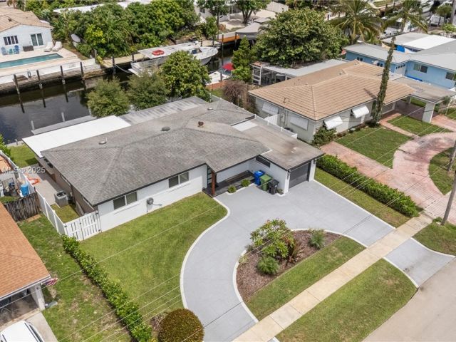 Продажа дома по адресу 1931 SW 22nd Ave - фото 6274413