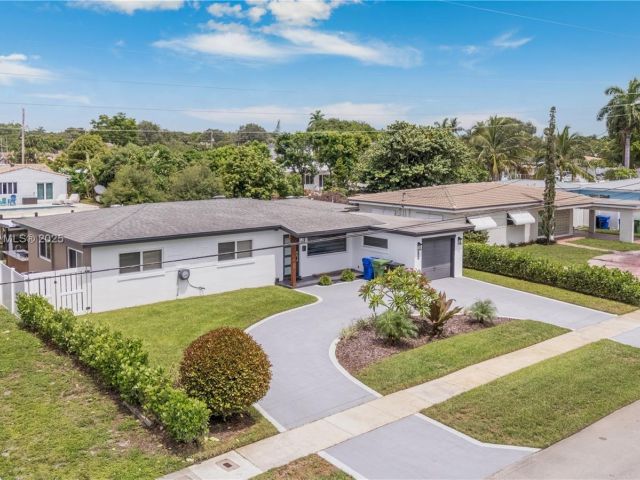 Продажа дома по адресу 1931 SW 22nd Ave - фото 6274416