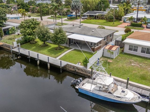 Продажа дома по адресу 1931 SW 22nd Ave - фото 6274417