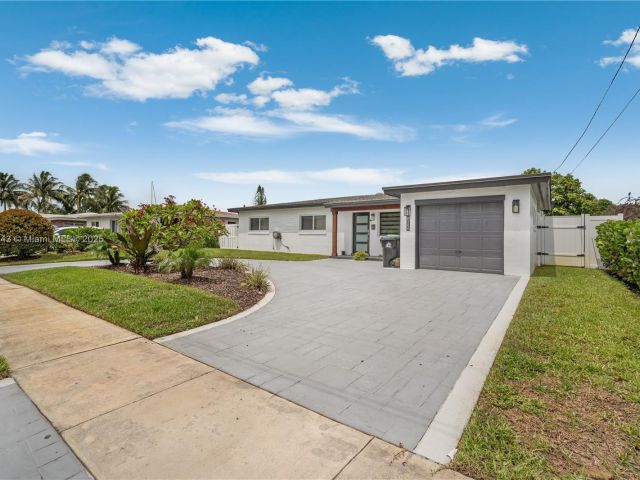 Продажа дома по адресу 1931 SW 22nd Ave - фото 6274418