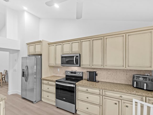 Дом в аренду по адресу 5097 Windsor Parke Drive - фото 6264518