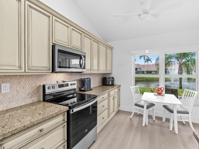 Дом в аренду по адресу 5097 Windsor Parke Drive - фото 6264523