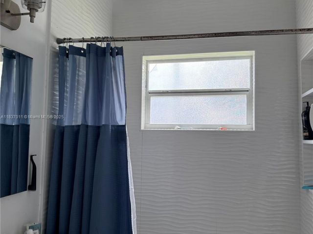 Дом в аренду по адресу 16 Malaga Ave - фото 6265300