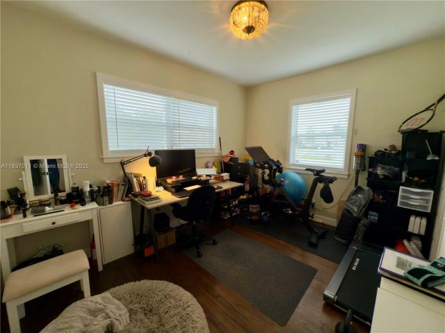 Дом в аренду по адресу 16 Malaga Ave - фото 6265303