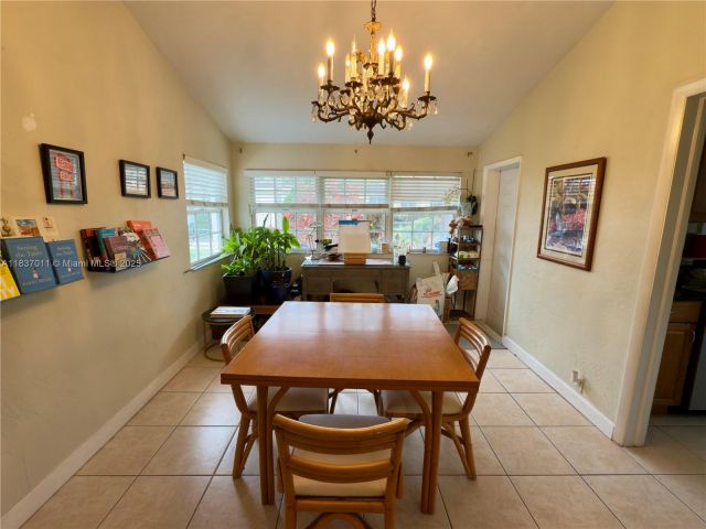 Дом в аренду по адресу 16 Malaga Ave - фото 6265306