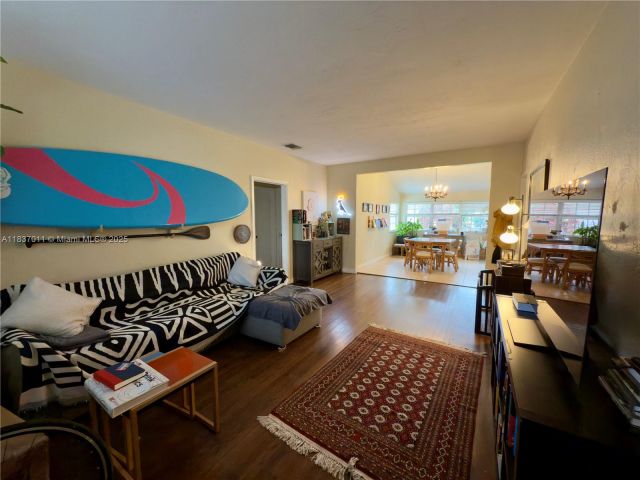 Дом в аренду по адресу 16 Malaga Ave - фото 6265308