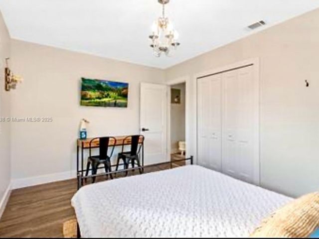 Дом в аренду по адресу 2233 SE 13th St 2233 - фото 7478603