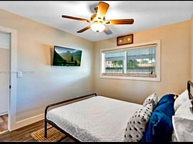 Дом в аренду по адресу 2233 SE 13th St 2233 - фото 7478612