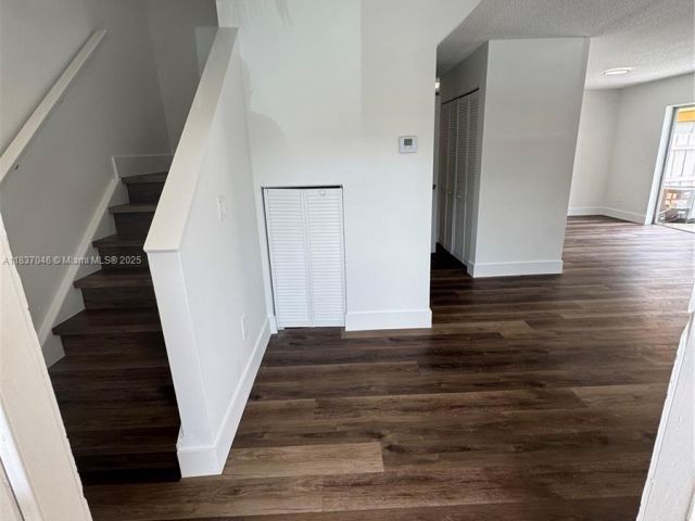 Дом в аренду по адресу 157 NE 12th Ave 157 - фото 7518559