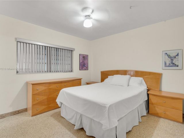 Продажа дома по адресу 201 NW 14th Ave - фото 6284888