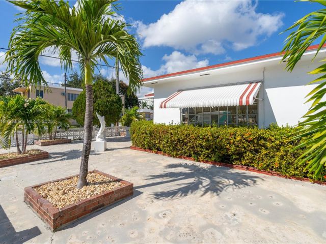 Продажа дома по адресу 201 NW 14th Ave - фото 6284897