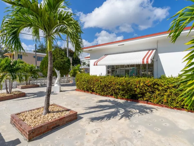 Продажа дома по адресу 201 NW 14th Ave - фото 6284897