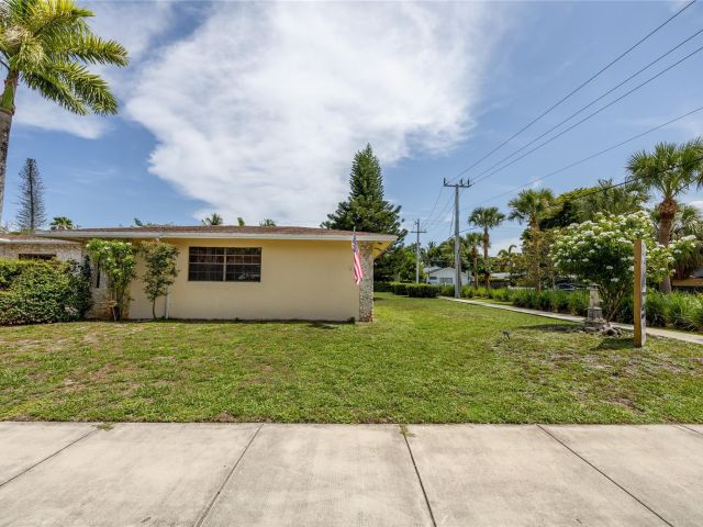 Продажа дома по адресу 904 SE 11th Ct - фото 6280638