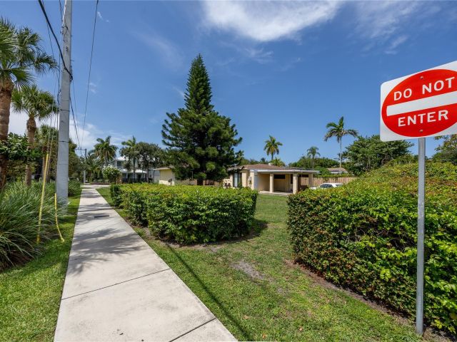 Продажа дома по адресу 904 SE 11th Ct - фото 6280639