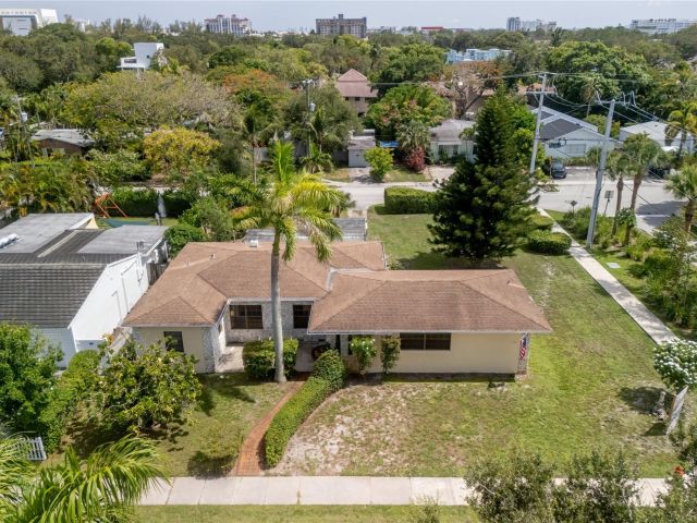 Продажа дома по адресу 904 SE 11th Ct - фото 6280640