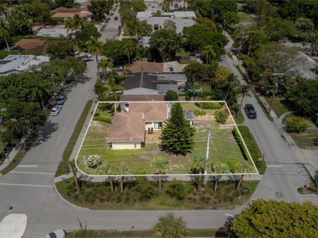 Продажа дома по адресу 904 SE 11th Ct - фото 6280644