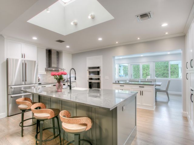 Продажа дома по адресу 322 NW 16th Street - фото 6267082