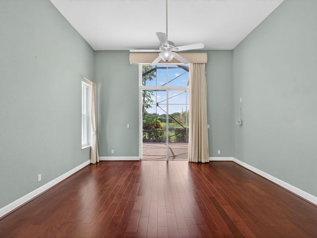 Продажа дома по адресу 7411 Ironhorse Boulevard - фото 6281790