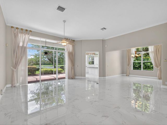 Продажа дома по адресу 7411 Ironhorse Boulevard - фото 6281796