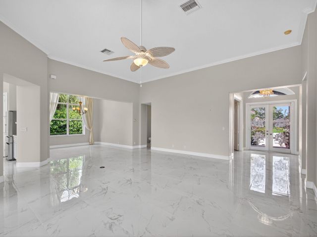 Продажа дома по адресу 7411 Ironhorse Boulevard - фото 6281799