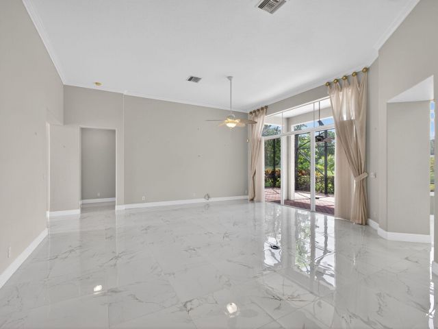 Продажа дома по адресу 7411 Ironhorse Boulevard - фото 6281801