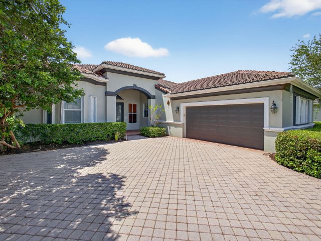 Продажа дома по адресу 7411 Ironhorse Boulevard - фото 6281807