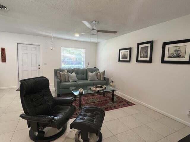 Дом в аренду по адресу 1260 Manor Drive - фото 6267415