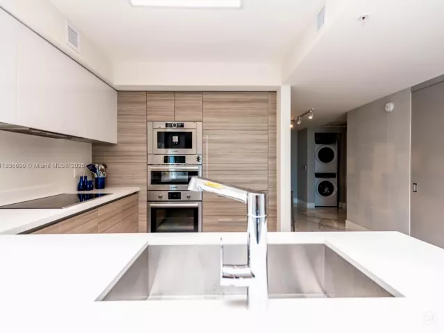 Продажа квартиры #5-1605 - фото 6268010