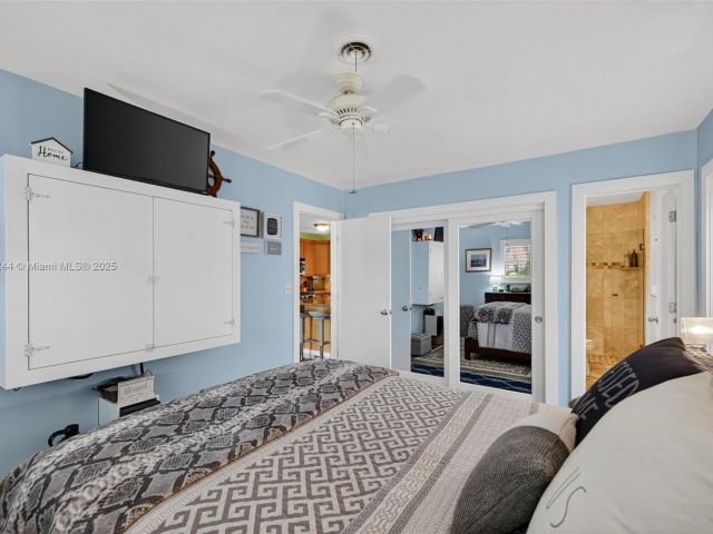 Продажа дома по адресу 5555 NE 20th Ter - фото 6285414