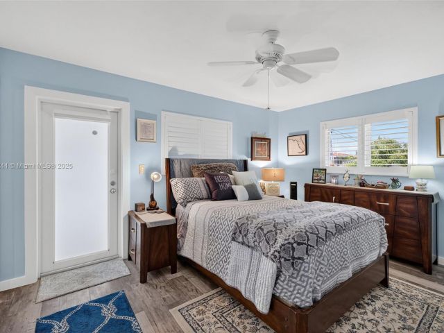 Продажа дома по адресу 5555 NE 20th Ter - фото 6285416