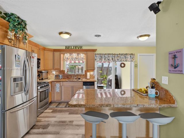 Продажа дома по адресу 5555 NE 20th Ter - фото 6285425