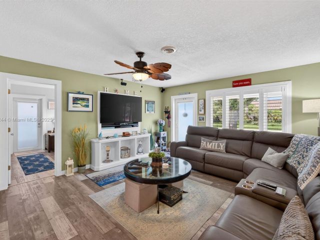 Продажа дома по адресу 5555 NE 20th Ter - фото 6285426