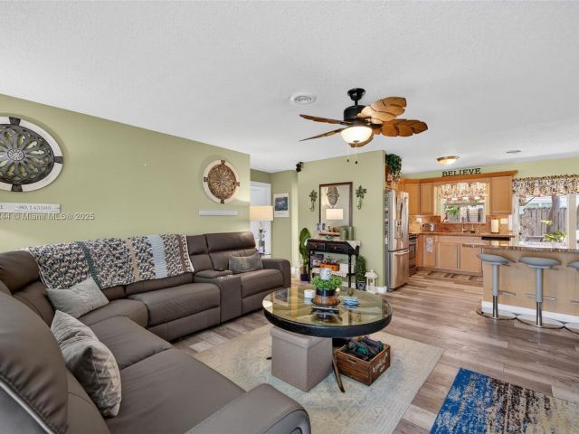 Продажа дома по адресу 5555 NE 20th Ter - фото 6285429